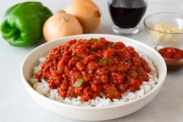 Chouriço e Pimentos Portugueses (Receita Fácil de Cozedura Lenta) Chouriço e Pimentos Portugueses